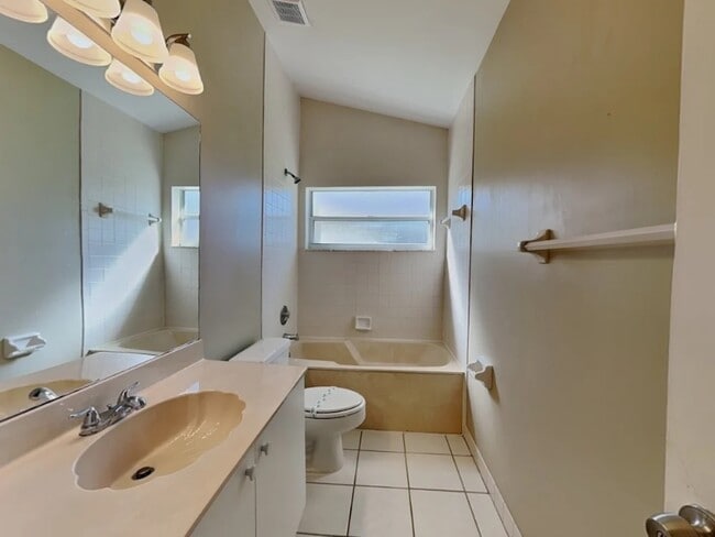 Foto del edificio - 14420 NW 83rd Pl
