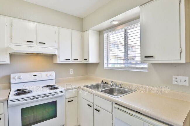 Foto del edificio - 3934 E Piccadilly Rd
