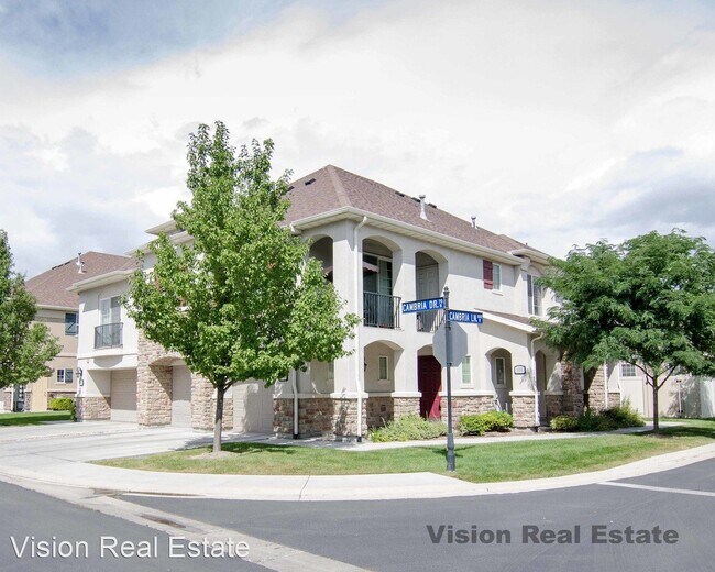 Building Photo - 3 br, 2.5 bath House - 1054 W 70 N