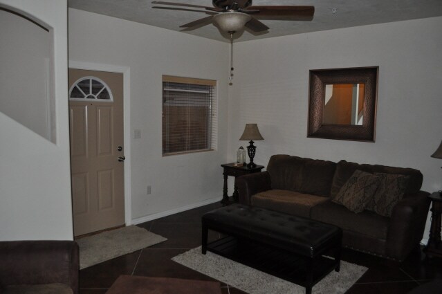 Foto del edificio - 1719 E 23rd St