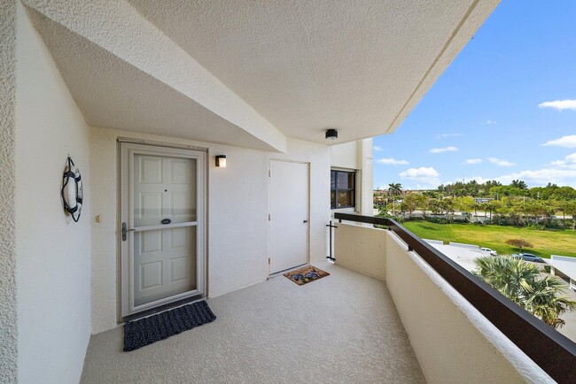 Foto del edificio - 19800 Sandpointe Bay Dr
