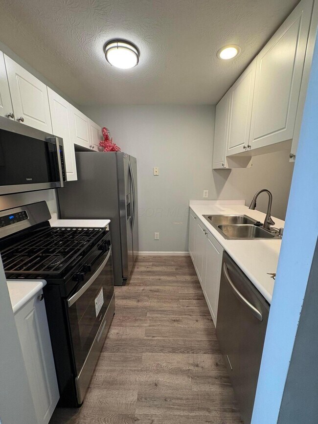 Building Photo - 5173 Aquila Dr