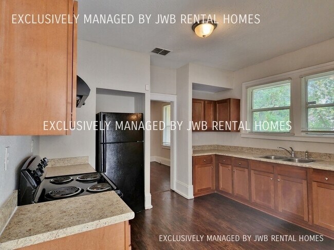 Building Photo - 5805 Droad St