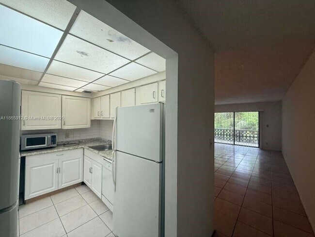Foto del edificio - 4220 Inverrary Blvd