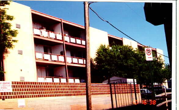 El Newark Apartaments - 11600 E 16th Avenue