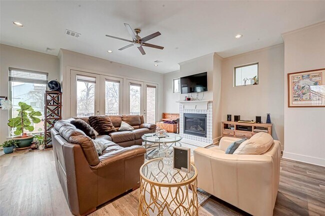 Foto del edificio - 1604 Sabine St