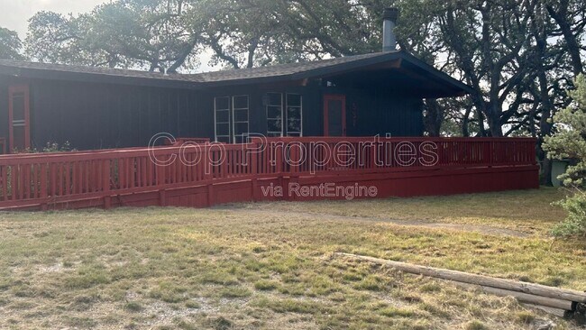 Foto del edificio - 537 Tamarack Dr