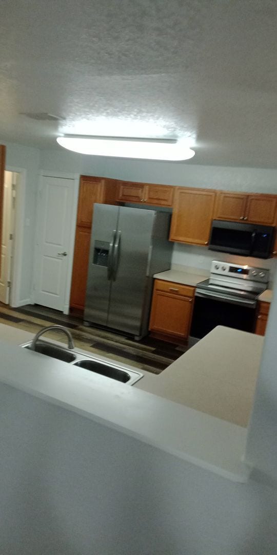 Building Photo - Spacious 3 Bed / 2.5 Bath Home