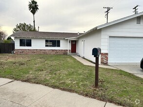 Building Photo - 1941 Reseda Ln