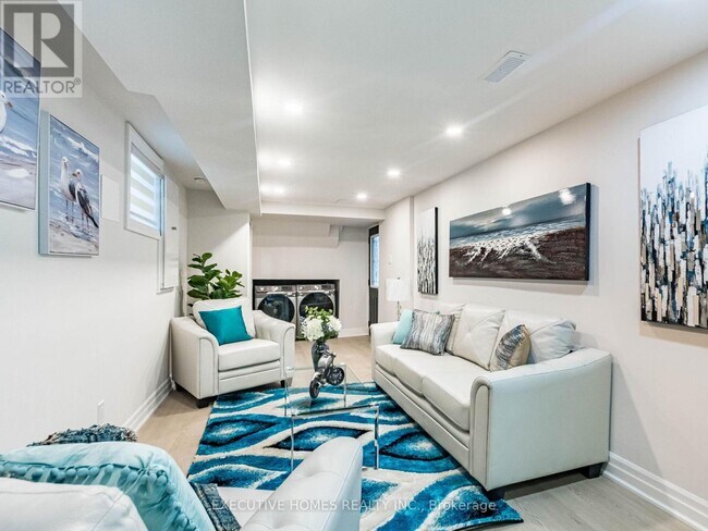 Photo du bâtiment - 2685 Windjammer Rd