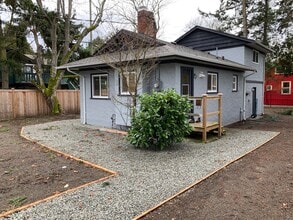 Building Photo - 3903 Cadboro Bay Rd
