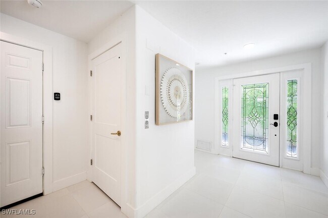 Foto del edificio - 888 10th St S