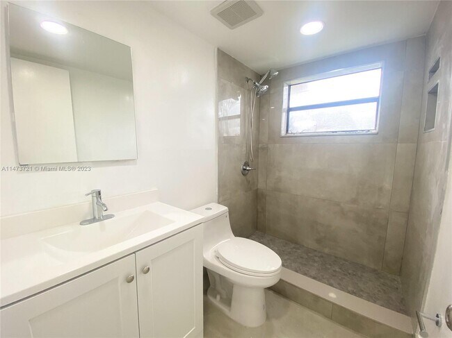 Foto del edificio - 2550 W 67th Pl