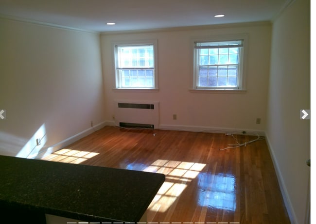 Building Photo - 67 Wyman St