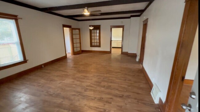 Building Photo - 358 Wilson Ave