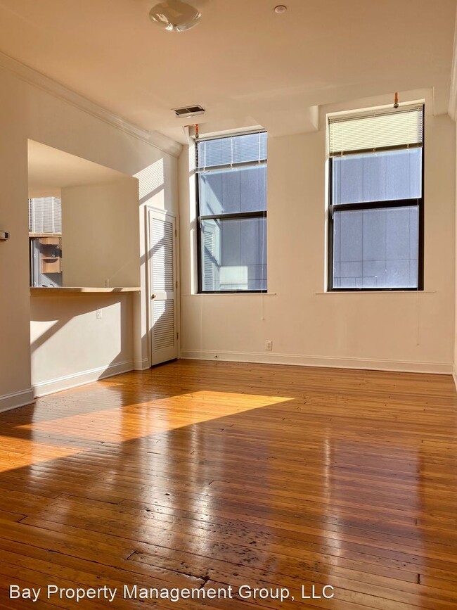 Building Photo - 341 N Charles St
