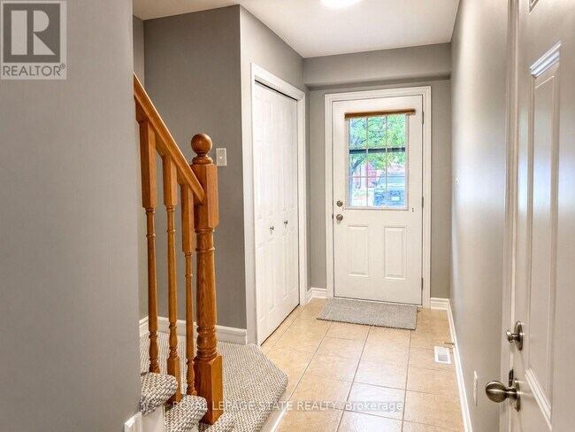 Photo du bâtiment - 1059 Whetherfield St