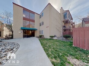 Building Photo - 1000 Beck St