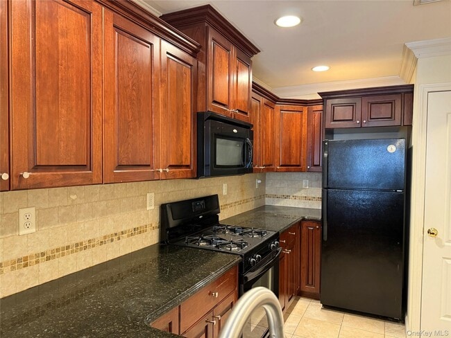 Building Photo - 3 Cross St