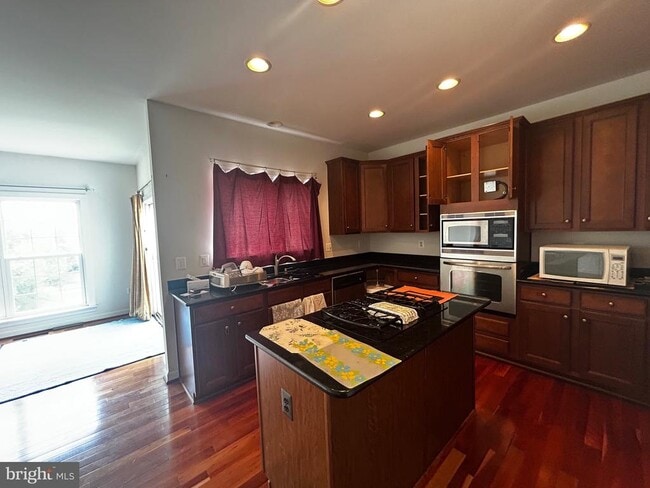 Building Photo - 8177 McCauley Way