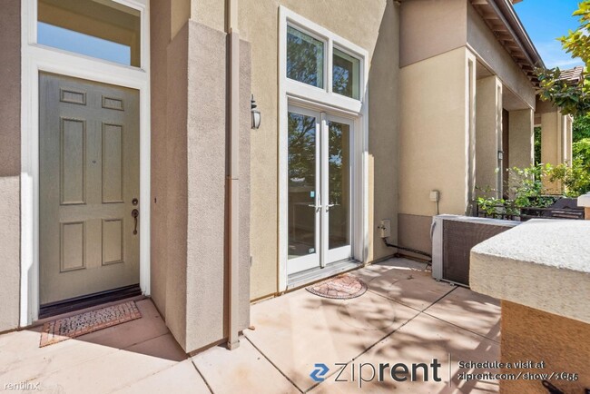 Building Photo - 2 br, 2.5 bath Townhome - 1188 Morse Avenu...