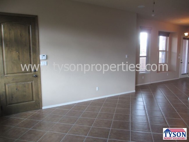 Building Photo - 800 Vargas Dr