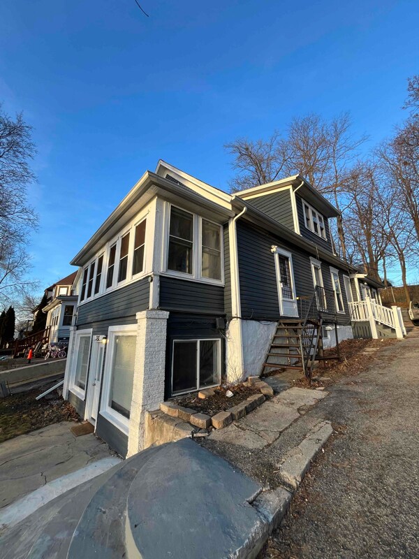 Foto del edificio - 393 Wellington Ave