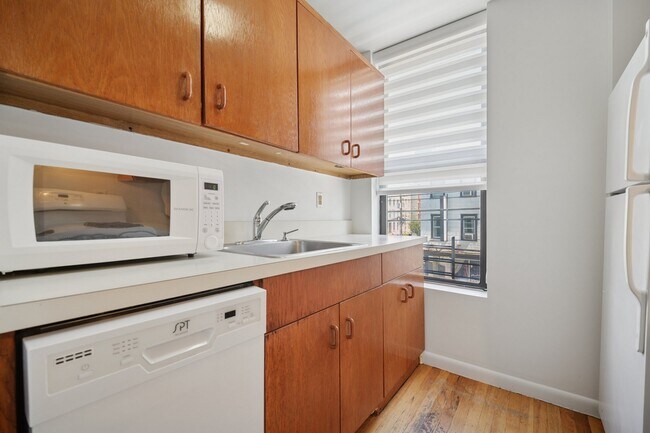 Foto del edificio - 236-238 Newark Ave