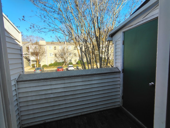 Building Photo - 600 Reusens Rd