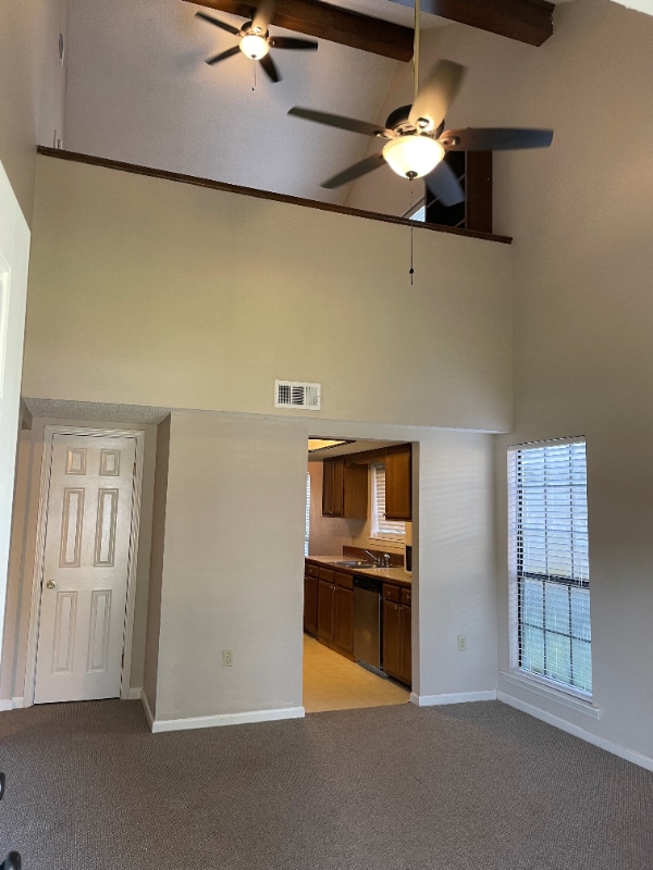 Building Photo - 1543 Sharlo Ave
