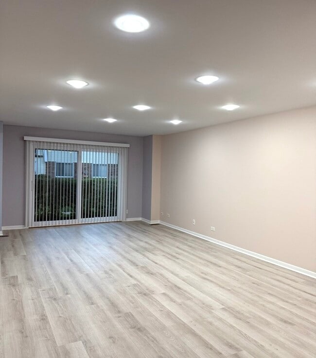 Foto del edificio - 3026 Roberts Dr