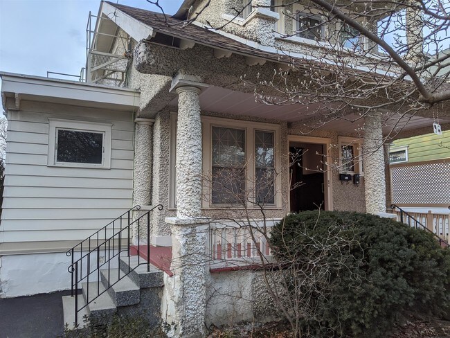 Building Photo - 96 Manning Blvd