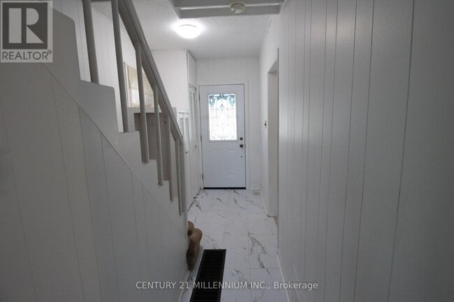 Building Photo - 18 Glenvalley Dr