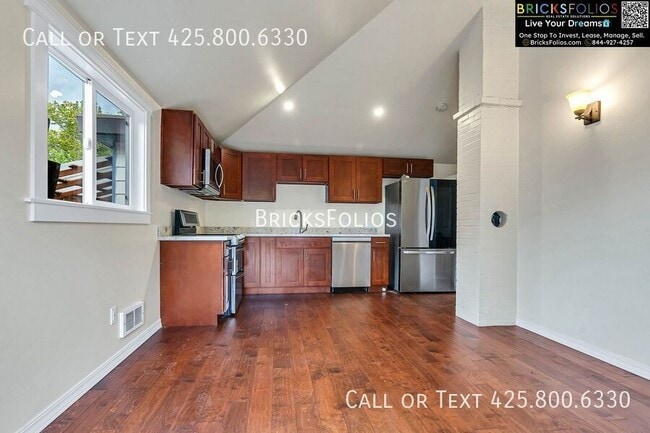 Building Photo - 11539 Corliss Ave N