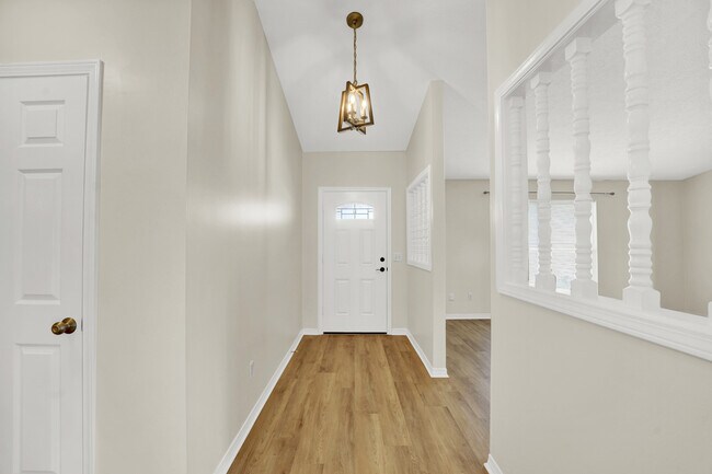 Foto del edificio - 7525 Melody Ln