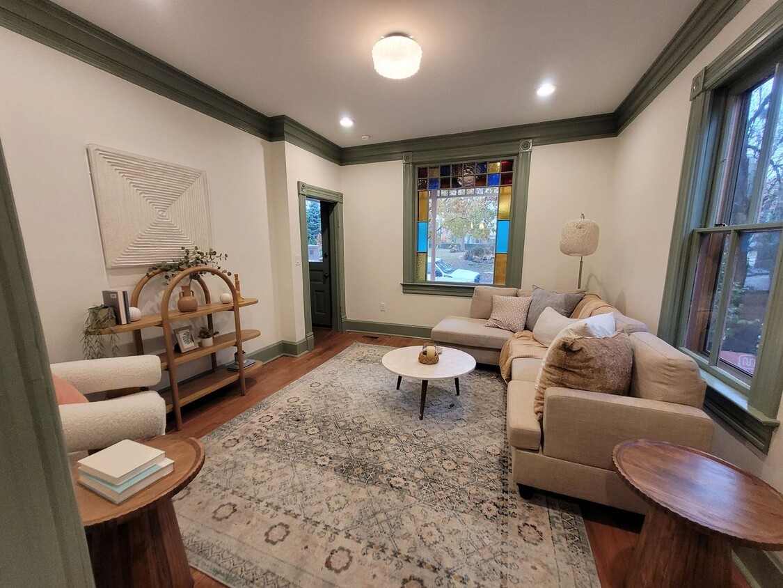 Primary Photo - Beautifully renovated home in the highly d...