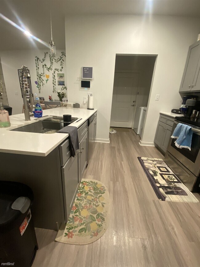 Foto del edificio - 3 br, 3 bath Townhome - 1211 North Evansto...