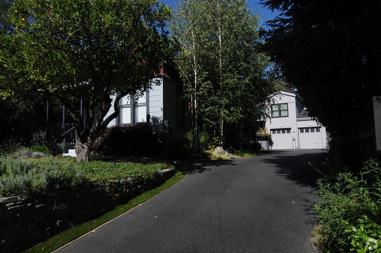 Foto del edificio - 31-33 Bayview Ave