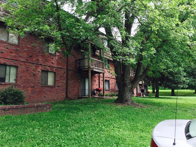 Foto del edificio - Hillside Park Apartments