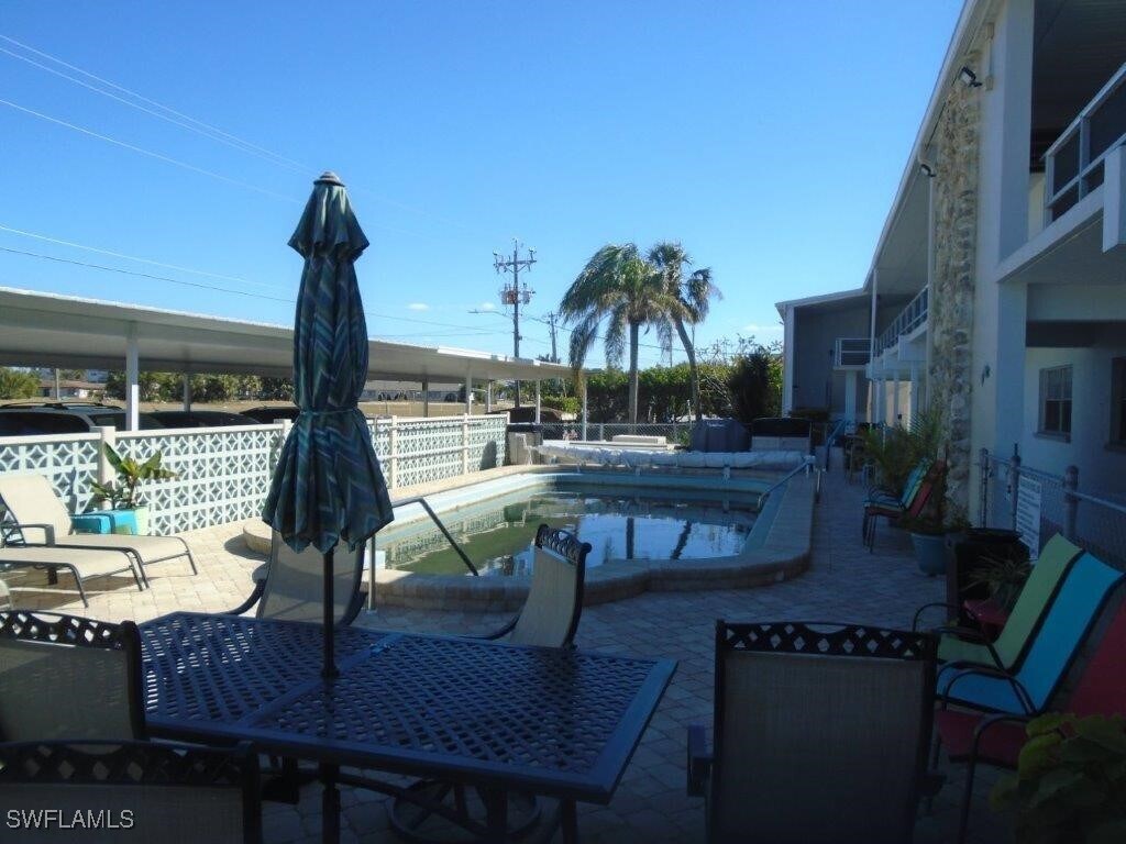 Foto principal - 708 Victoria Dr