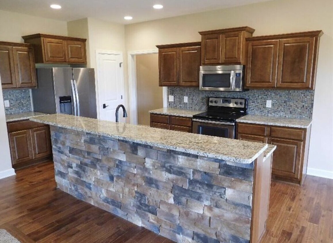 Primary Photo - Luxury Rental in Premier South Lincoln Nei...