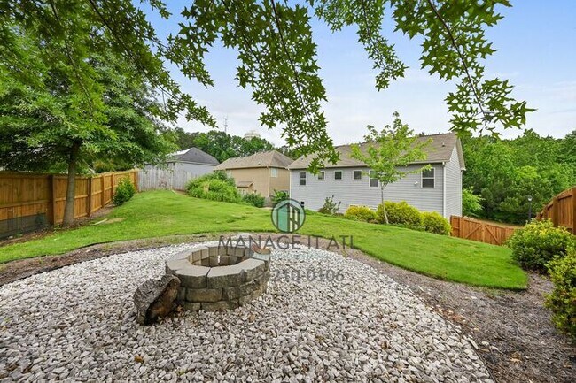 Building Photo - Spacious 4BR/2.5BA Home in Desirable Liber...