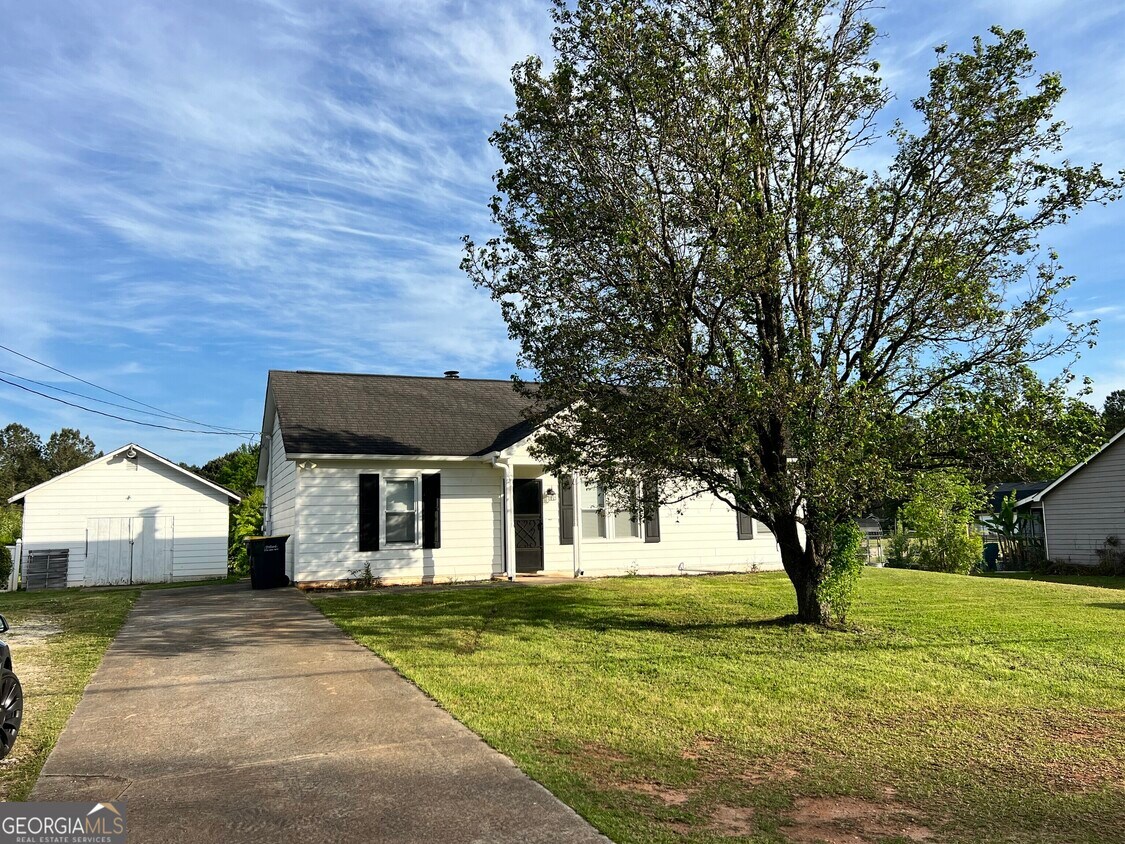 Foto principal - 1292 Dolly Nixon Rd