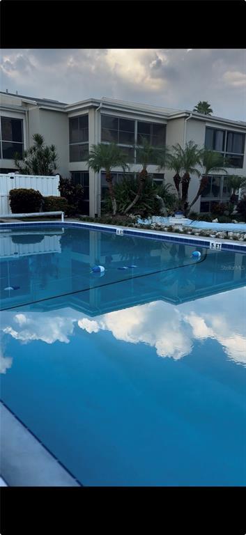 Foto del edificio - 689 N Lake Howard Dr