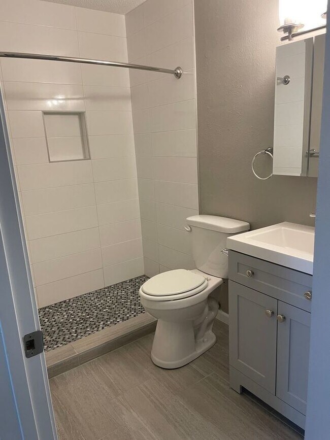 Foto del edificio - 4105 Harvest Ln