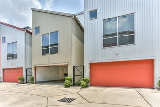 Building Photo - 2918 Commerce St