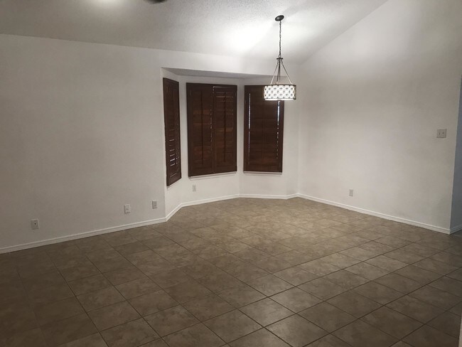 Building Photo - 7116 Oval Rock Dr