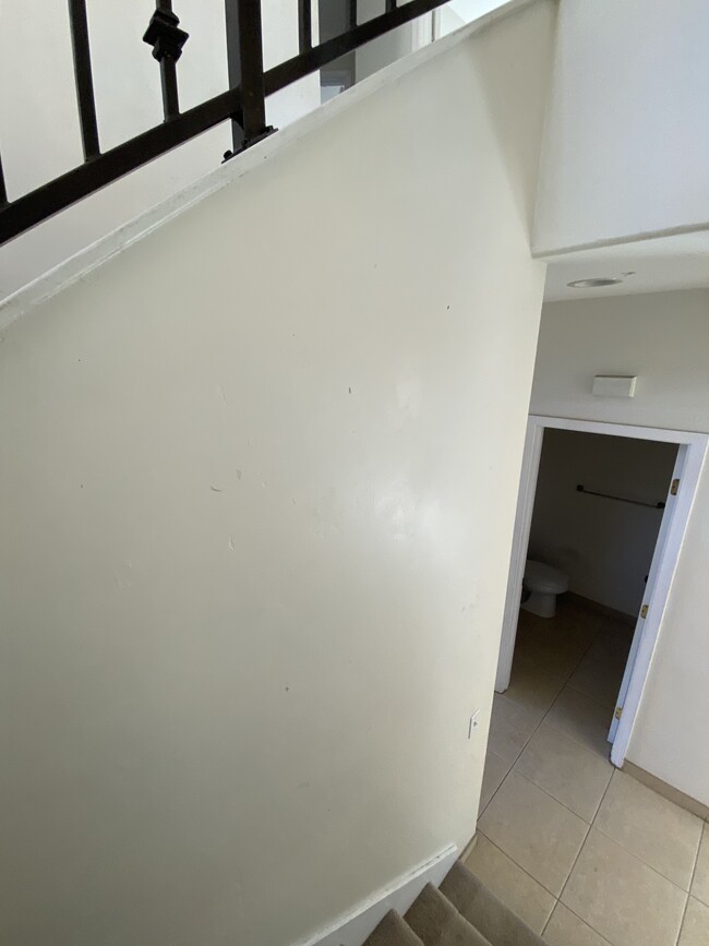 Foto del edificio - 1242 Persimmon Ave