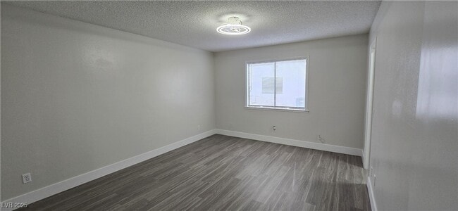 Foto del edificio - 6649 W Tropicana Ave