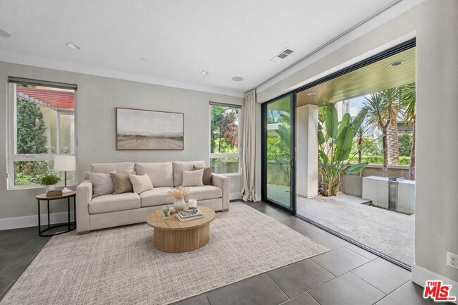 Foto del edificio - 5909 Coral Pl